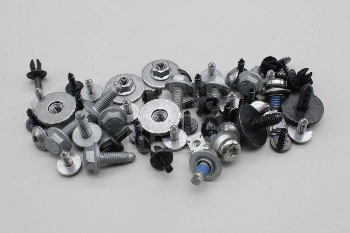 Audi A3 8V 2013-2016 underbody trim fixings kit 8V5098646