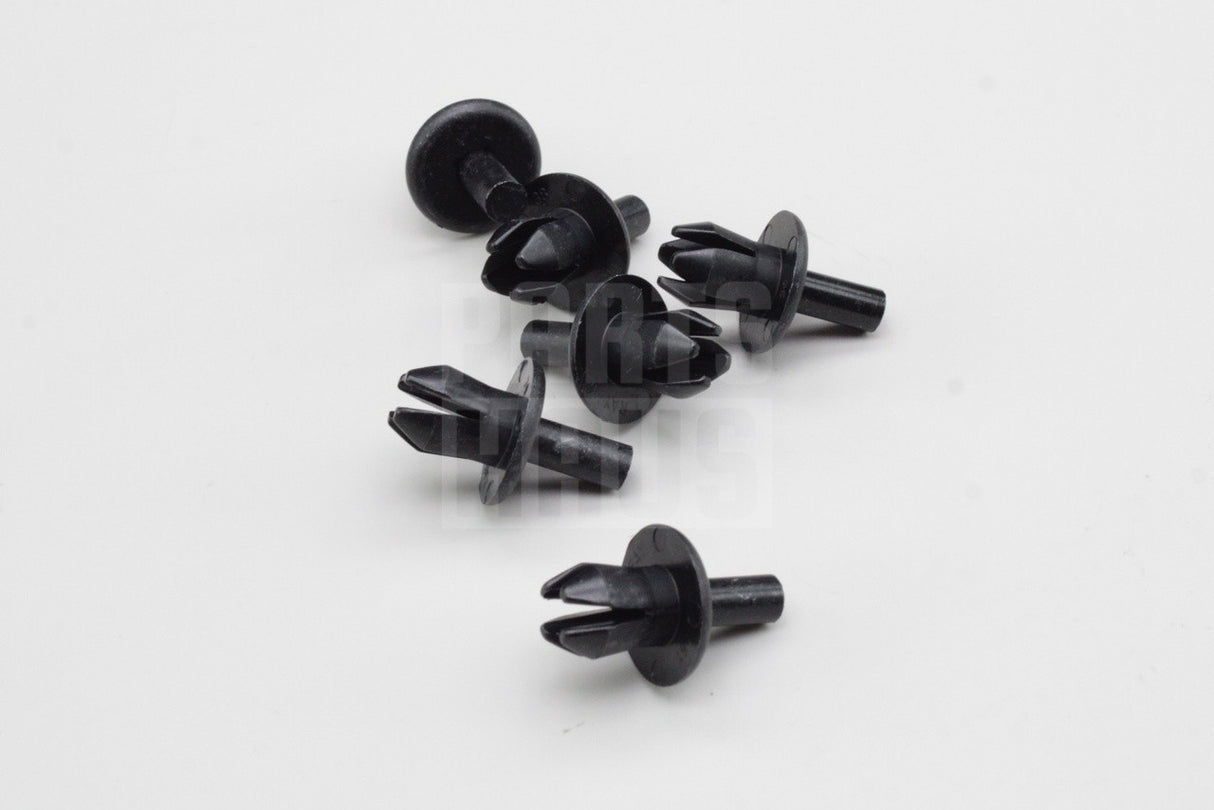 Audi A3 8V 2013-2016 underbody trim fixings kit 8V5098646