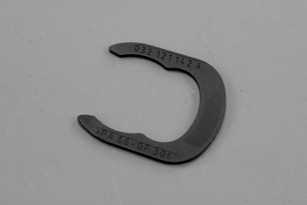 VW Audi Skoda SEAT 1.4 1.6 coolant pipe retaining clip 032121142A