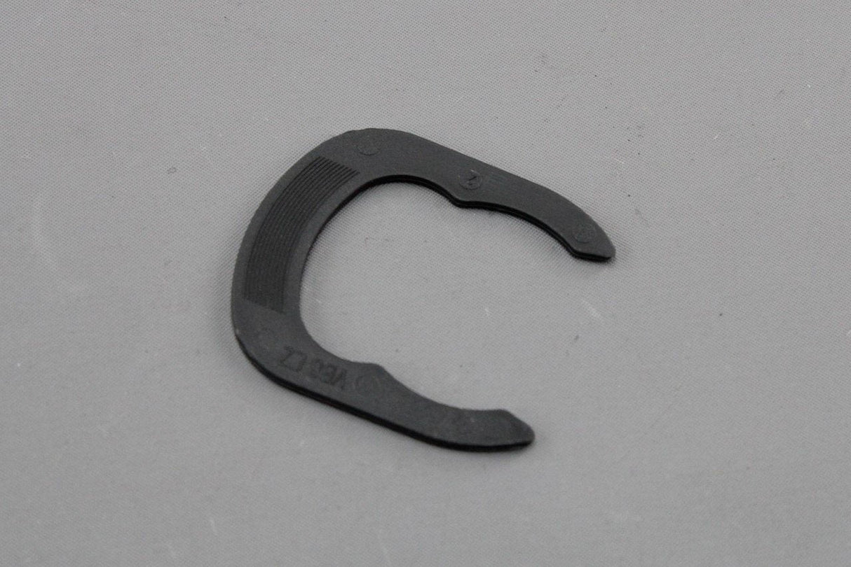 VW Audi Skoda SEAT 1.4 1.6 coolant pipe retaining clip 032121142A