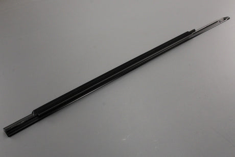 Mercedes-Benz C-Class W205 window aperture seal (front left) A2057204131