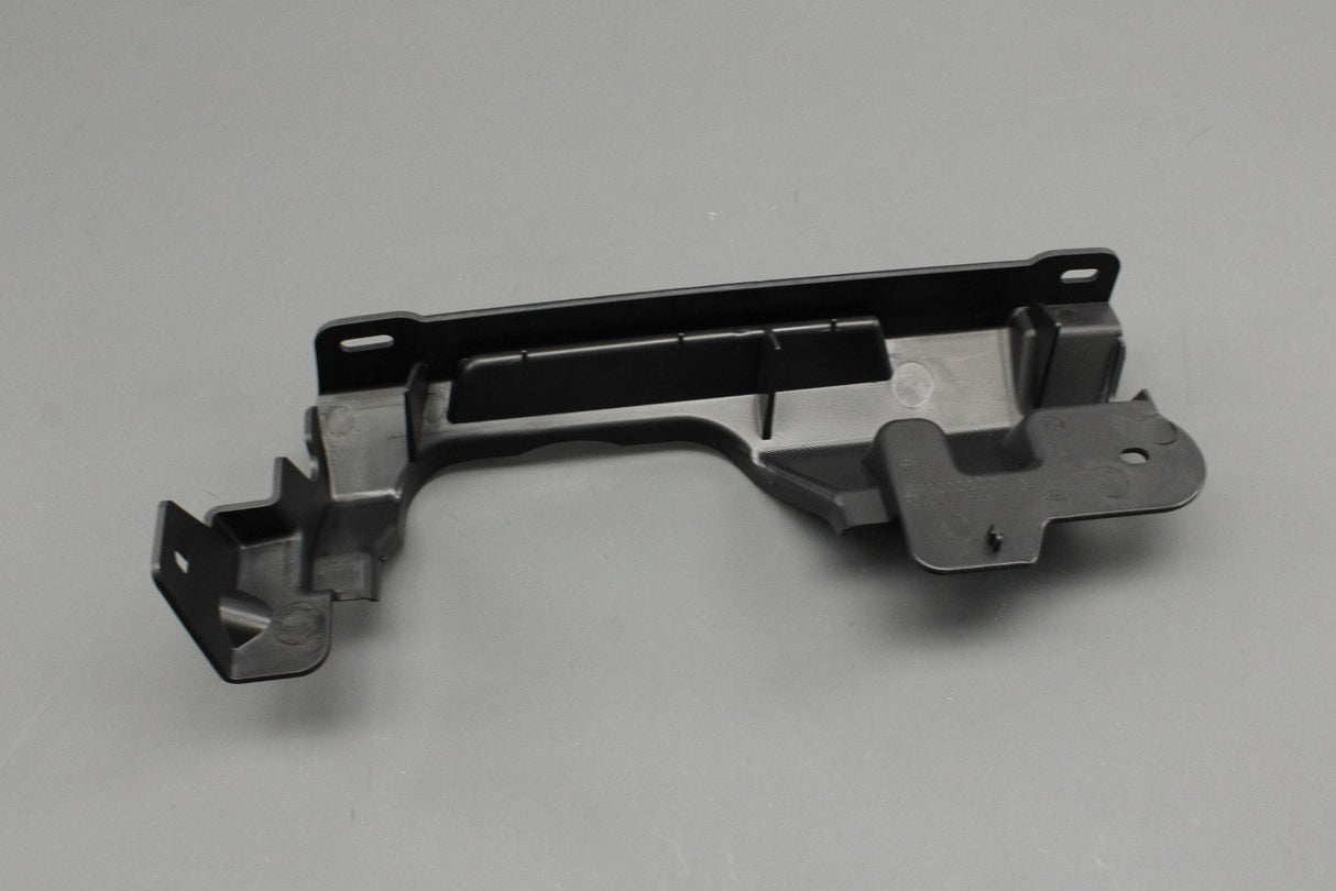 Land Rover Discovery Range Rover rear bumper bracket (right) DQG000063