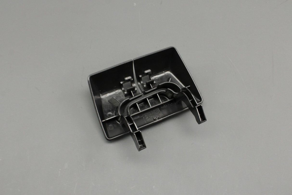 Land Rover Range Rover Evoque rear centre seat belt guide LR006485