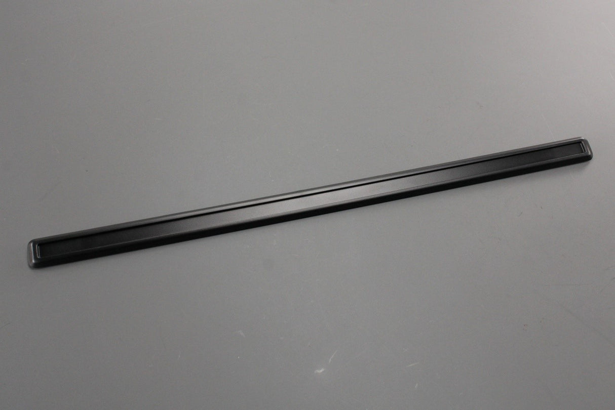 Mercedes-Benz G63 AMG W463 front door trim strip (right) A46369834007C45