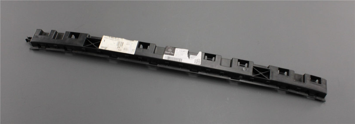 Mercedes-Benz A-Class W176 rear bumper bracket (centre) A176885006564