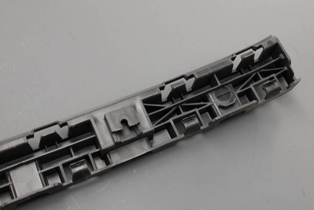 Mercedes-Benz A-Class W176 rear bumper bracket (centre) A176885006564