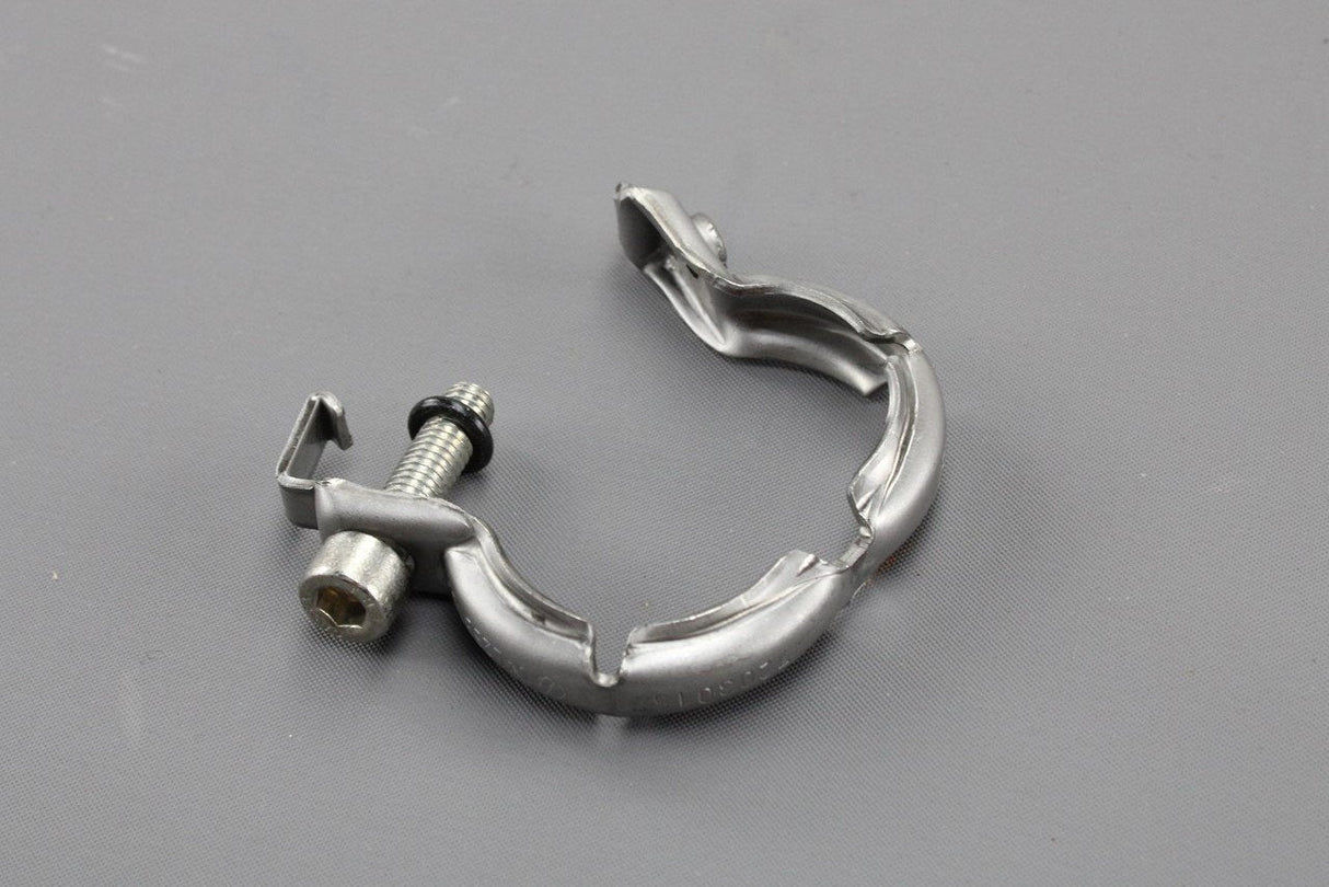 VW Audi Skoda SEAT AdBlue injector retaining clamp 04L253725A
