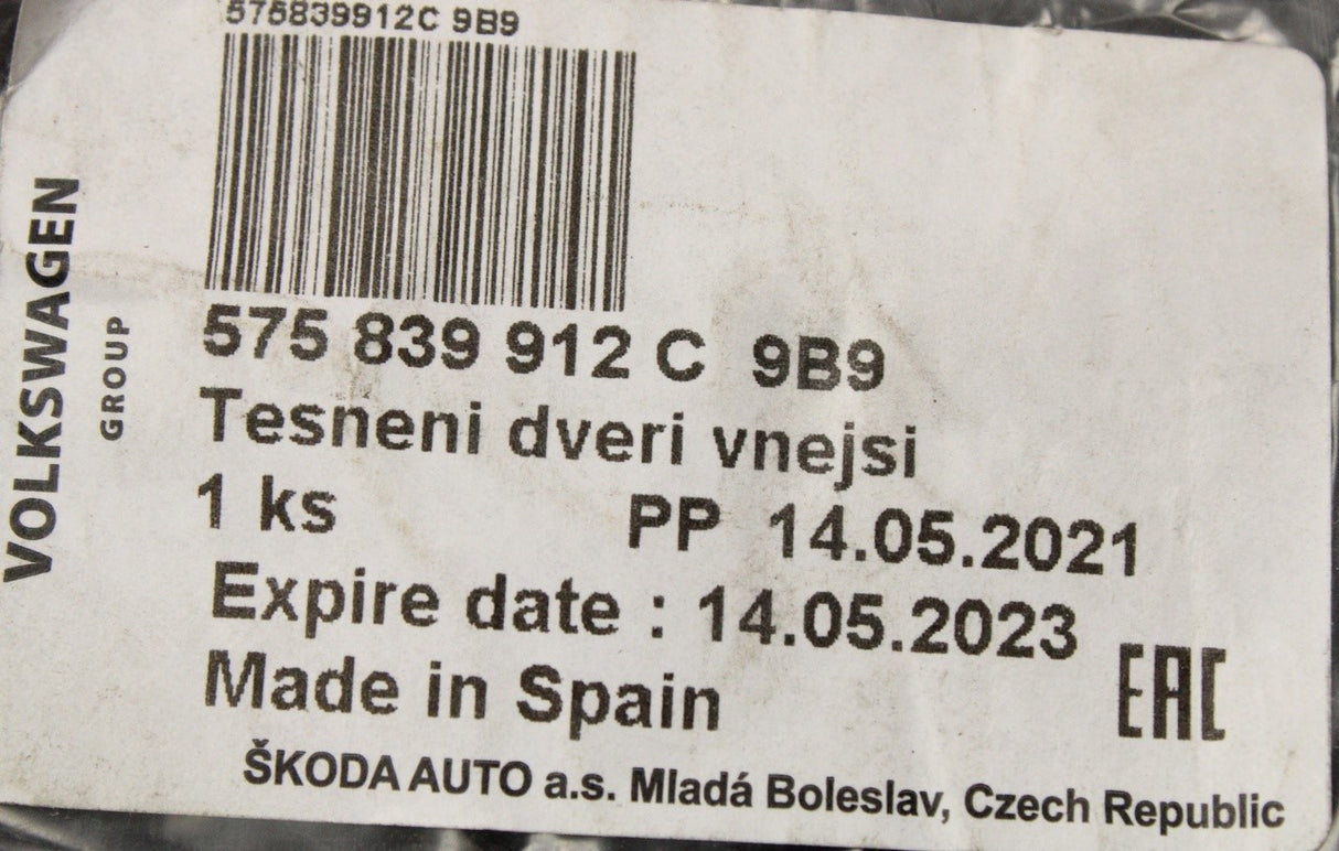 SEAT Ateca 2016-on rear outer door seal (right) 575839912C 9B9