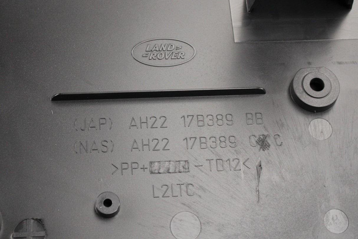 Land Rover Discovery 4 10-16 number plate holder plinth (front) LR079936