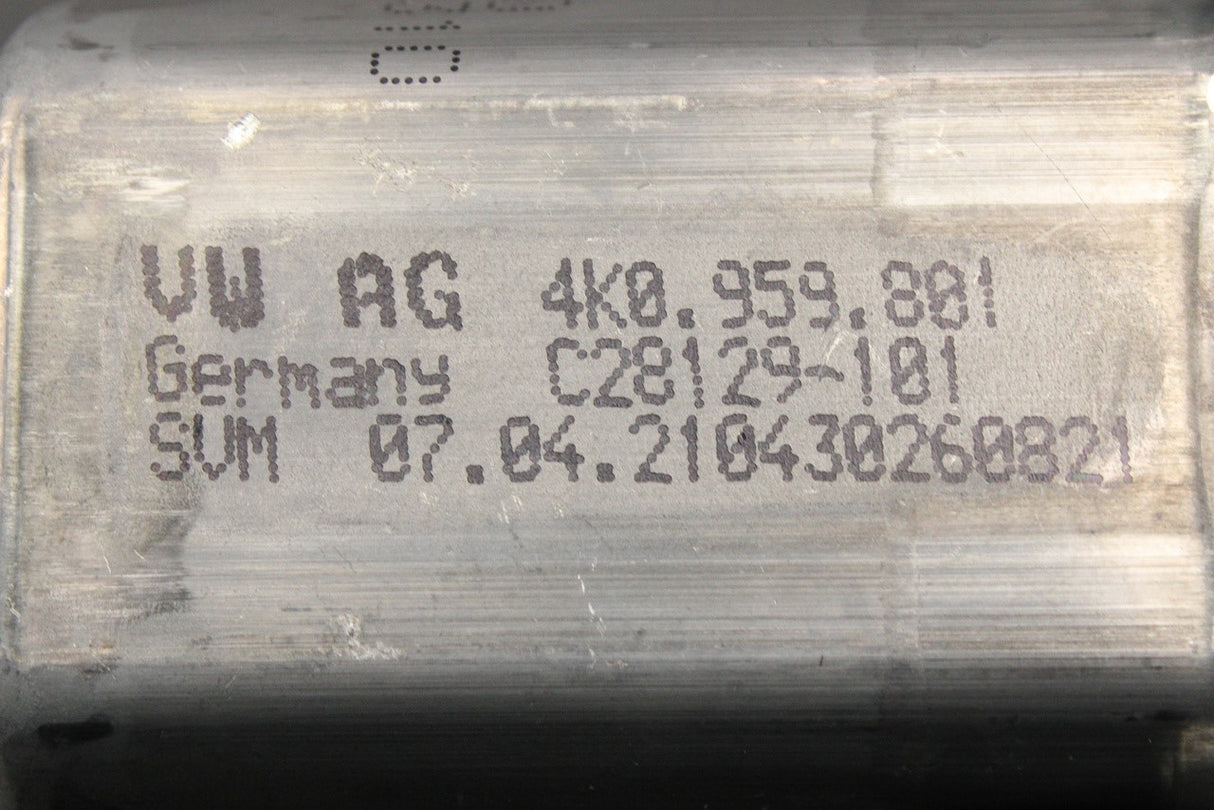 VW Golf Audi A6 A8 RS7 Skoda 2013-on window motor (front left) 4K0959801