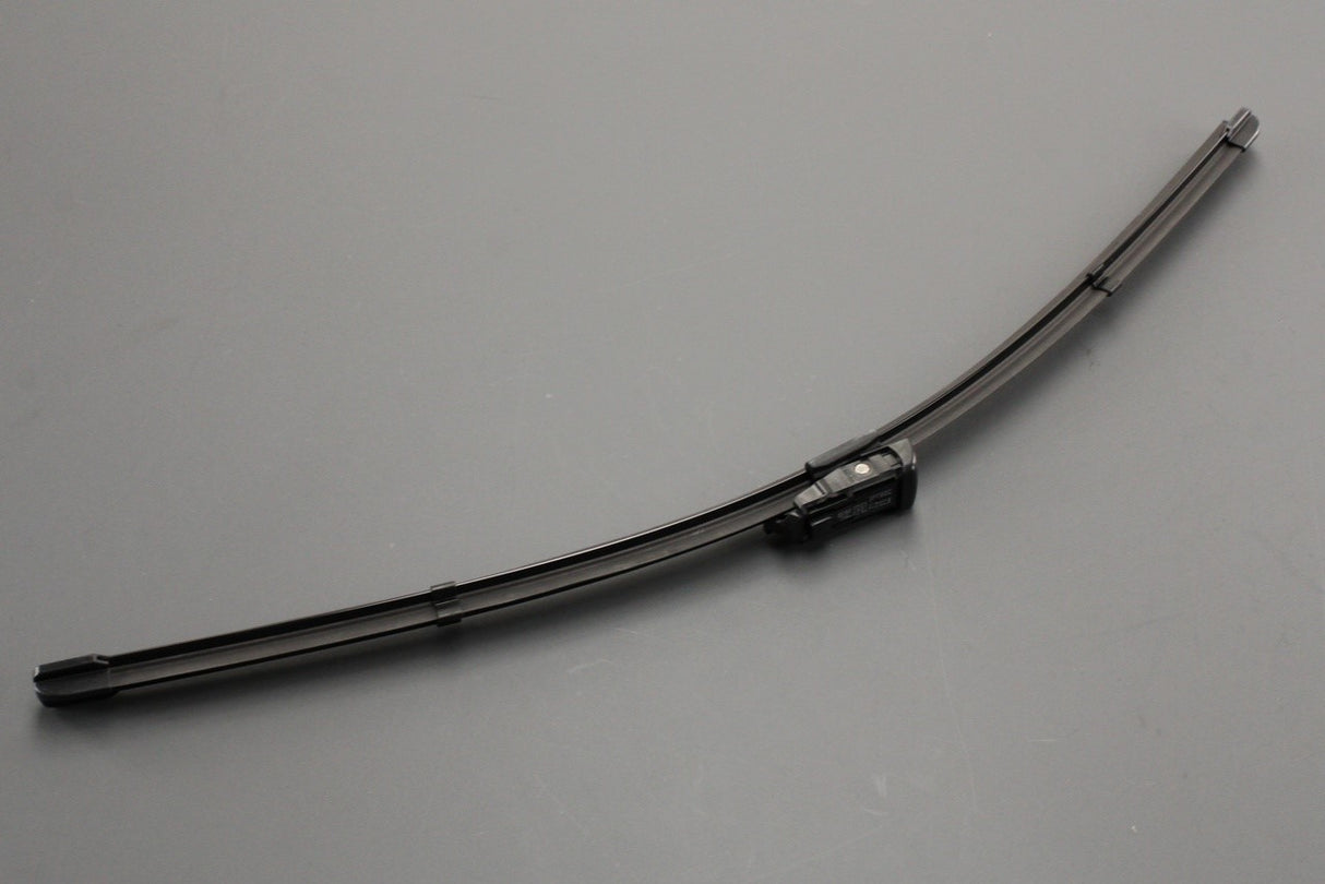 Range Rover Evoque 2012-2018 wiper blade (front left) LR078303