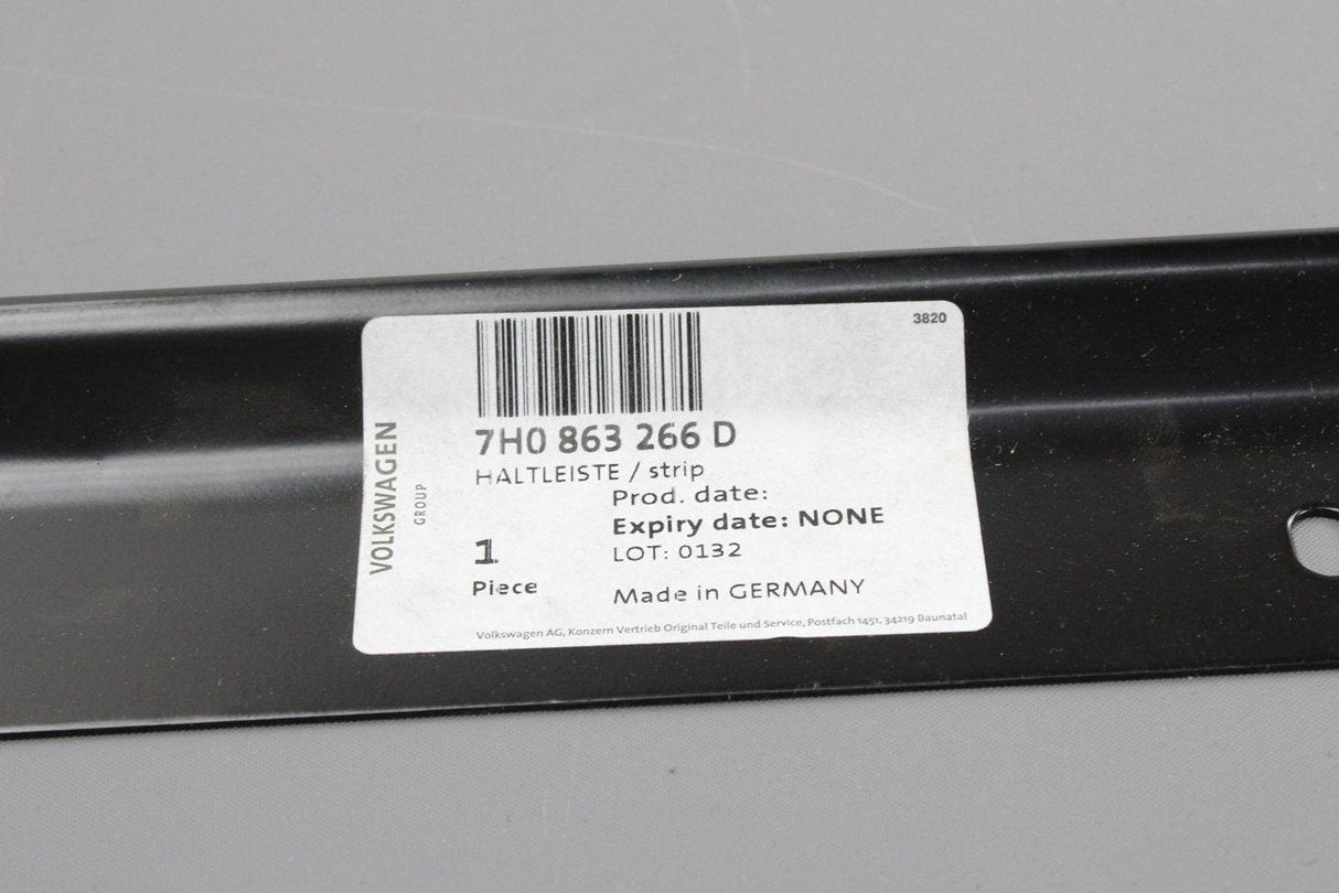 VW Transporter T5 T6 Front lower retaining strip for bulkhead 7H0863266D