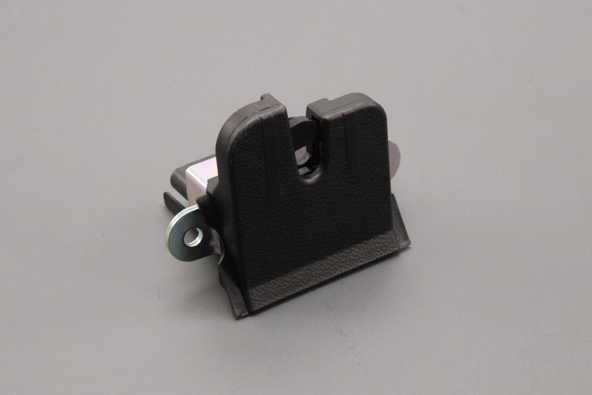 VW Polo 6C 2015-2018 rear tailgate boot lid lock 6R0827505G 9B9
