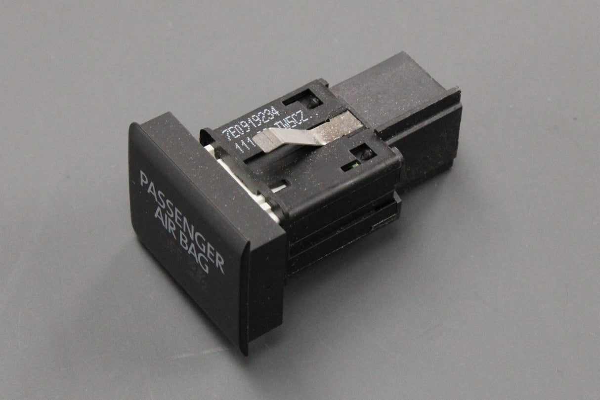 VW Transporter T5.1 2010-15 passenger airbag light 7E0919234REH