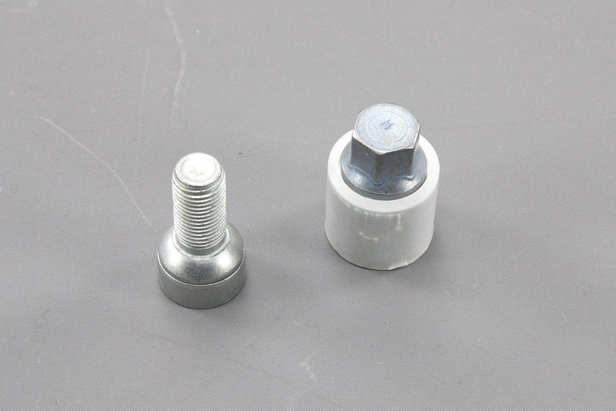 Audi A1 A3 A4 A5 A6 locking wheel nut with key code M 4F0698139C 811