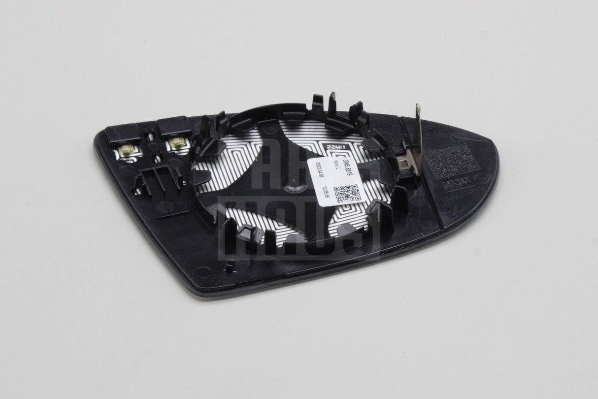VW Golf MK7 MK7.5 e-Golf 13-20 RHD wing mirror glass (left) 5G0857521A