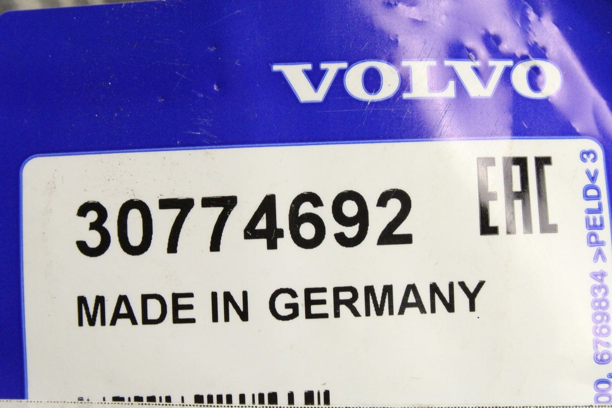 Volvo S60 S80 V60 V70 XC60 XC70 air intake pipe (D5244T4/T5) 30774692