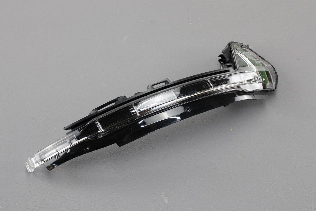 Audi A1 S1 2011-18 wing mirror indicator lens (right) 8X0949102A