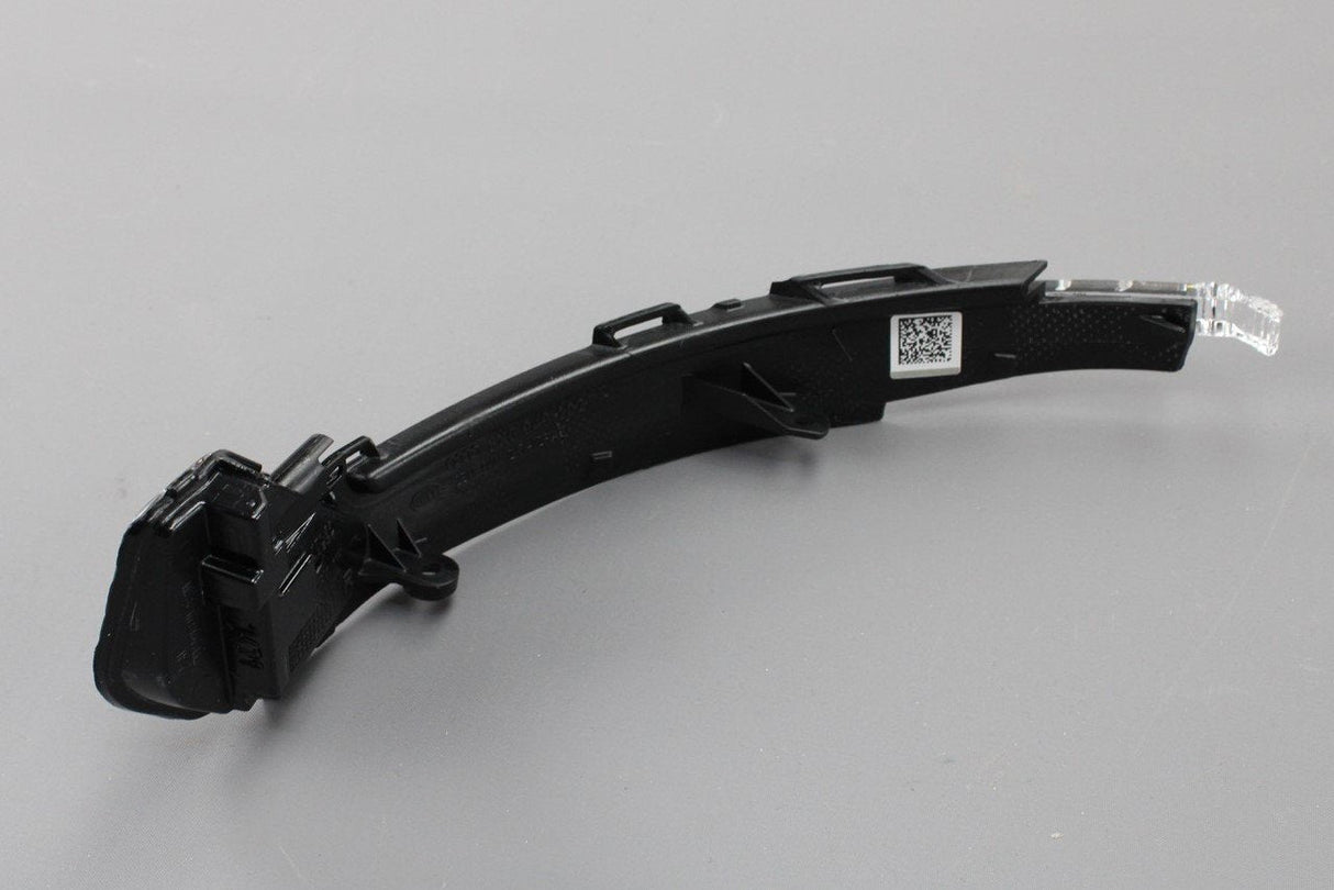 Audi A1 S1 2011-18 wing mirror indicator lens (right) 8X0949102A