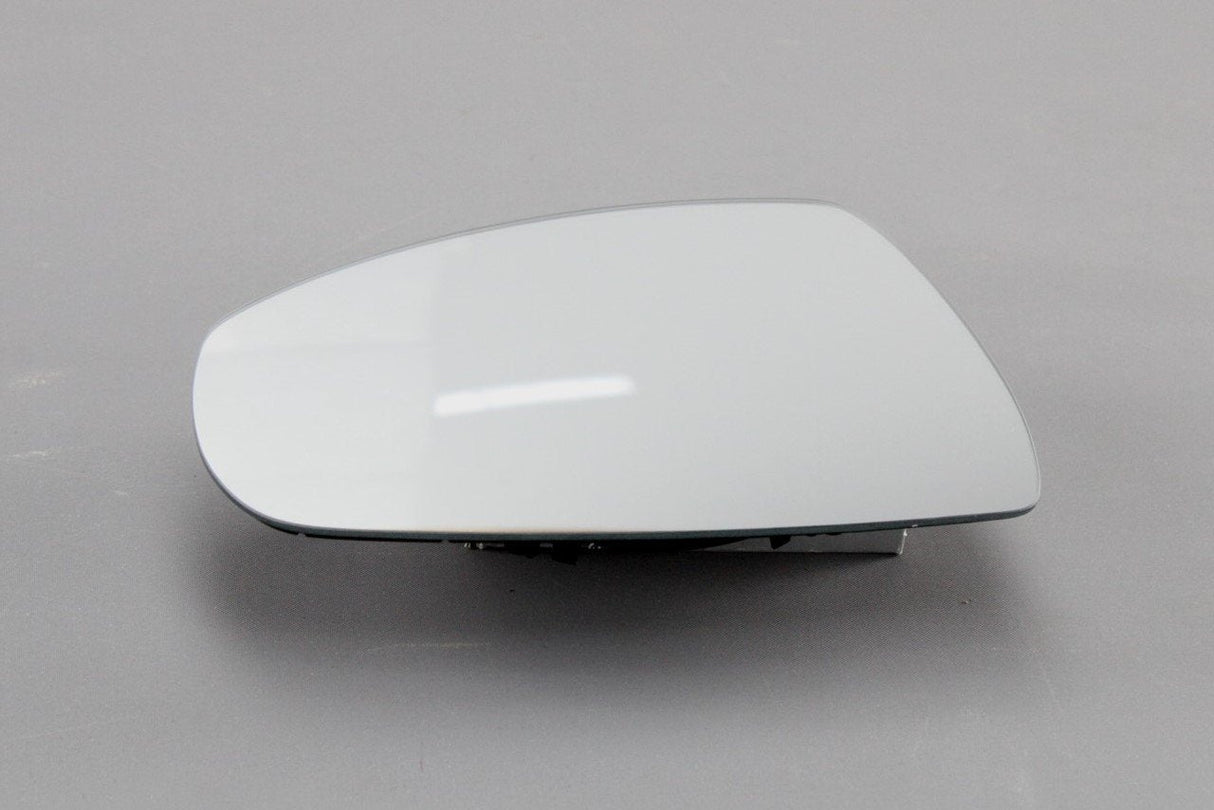 Audi A1 2011-18 exterior heated wing mirror glass (left) 8X0857535D