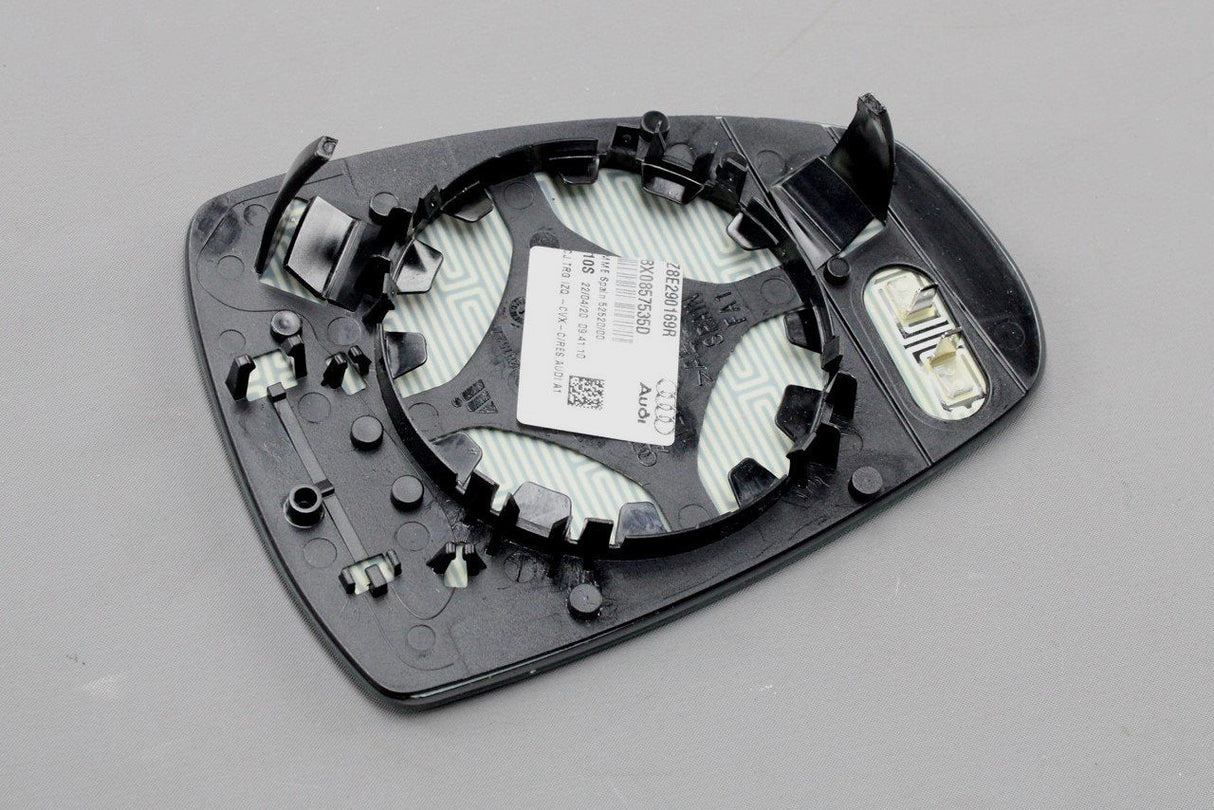 Audi A1 2011-18 exterior heated wing mirror glass (left) 8X0857535D