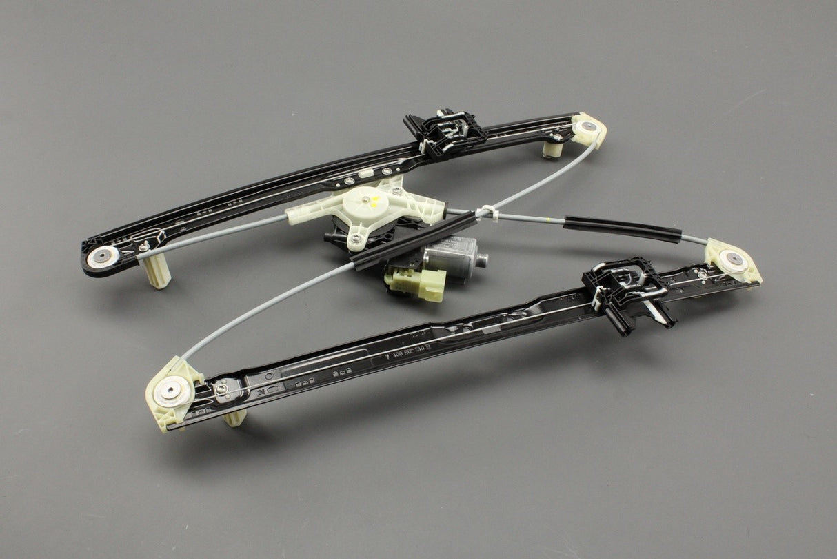 Range Rover L405 2013-24 rear window regulator (left) LR153962