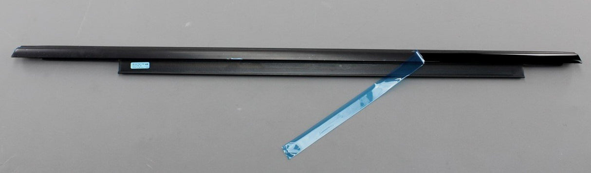 Audi Q5 13-17 window slot seal w/ trim black (right rear) 8R0853764H T94