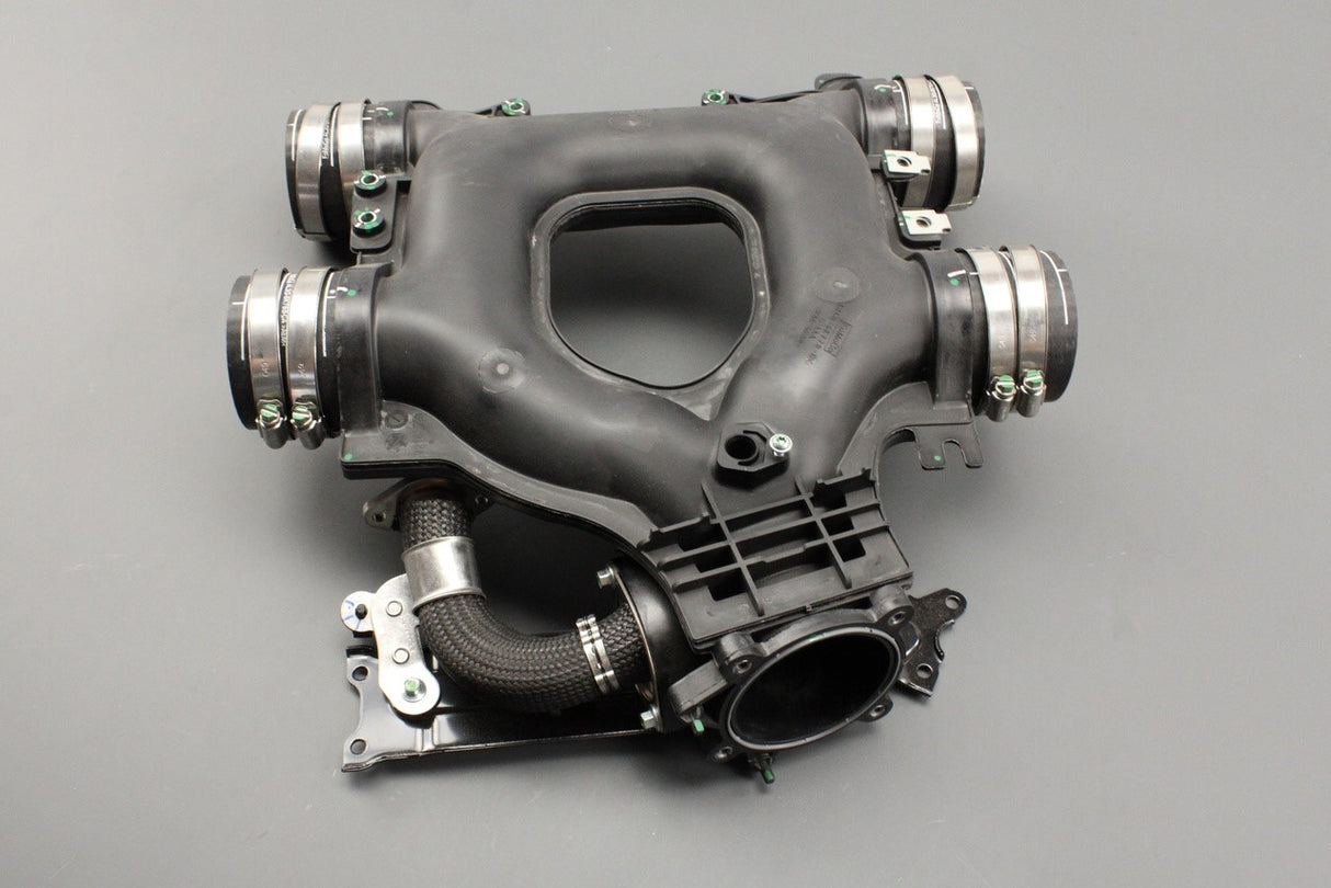 Land Rover 4.4 Tdv8 engine air intake inlet manifold LR125825