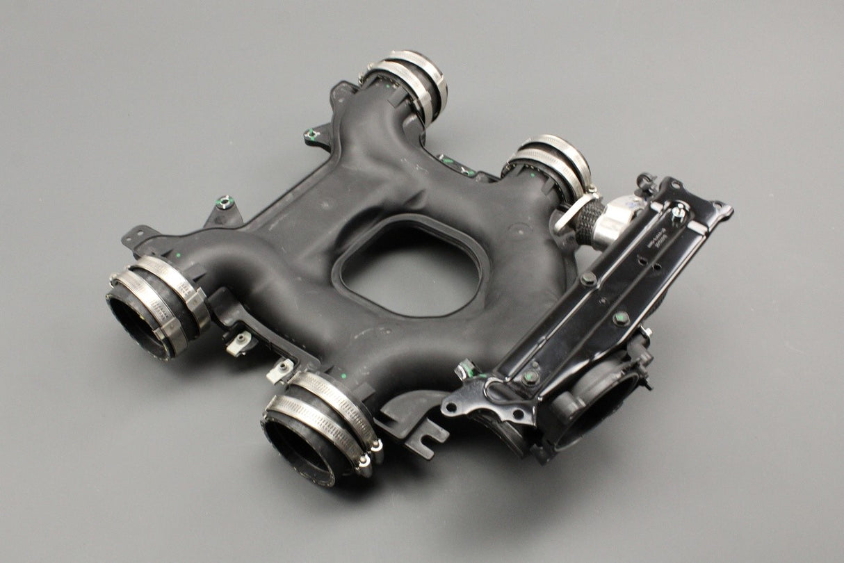 Land Rover 4.4 Tdv8 engine air intake inlet manifold LR125825