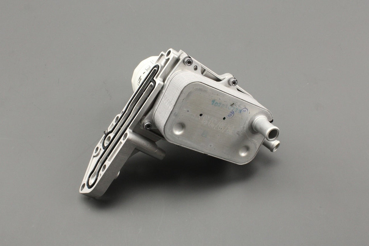 Land Rover Defender 2.2 Tdci engine oil cooler LR104386