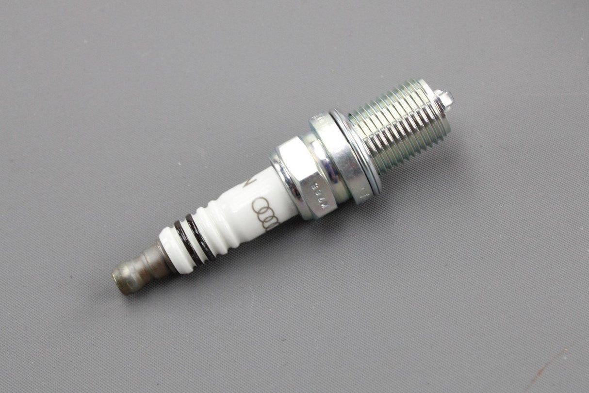 VW Passat B5 Audi A4 A6 A8 V6 longlife spark plugs (x6) 101000035HJ