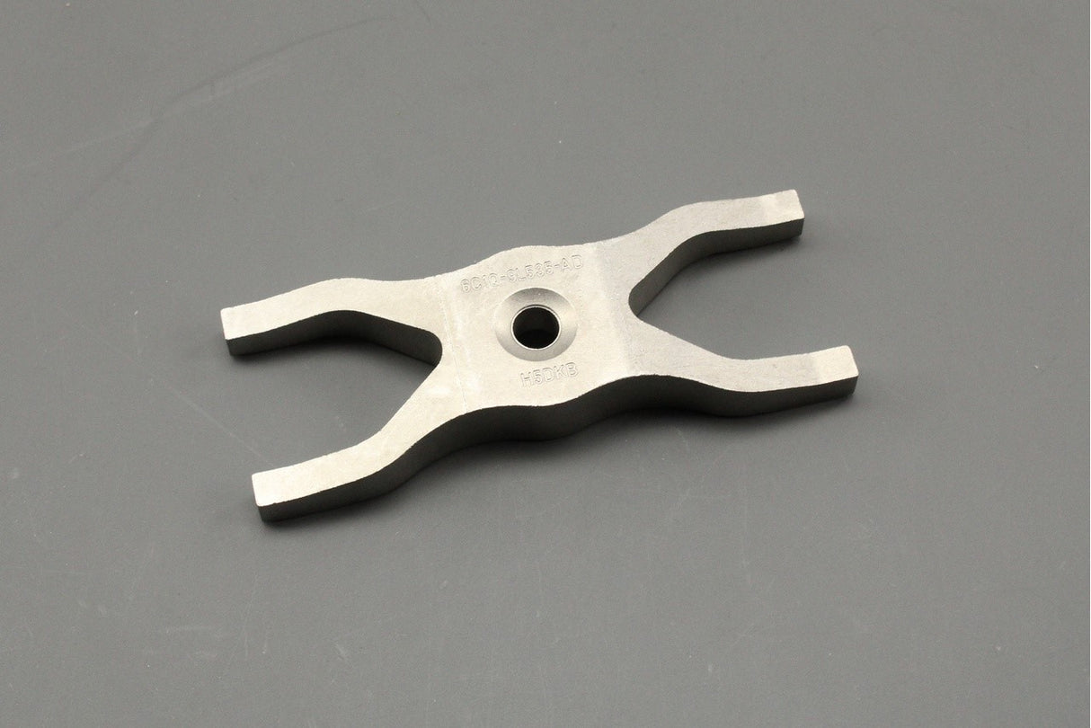 Land Rover Defender 2.4TDCi injector clamp LR019167