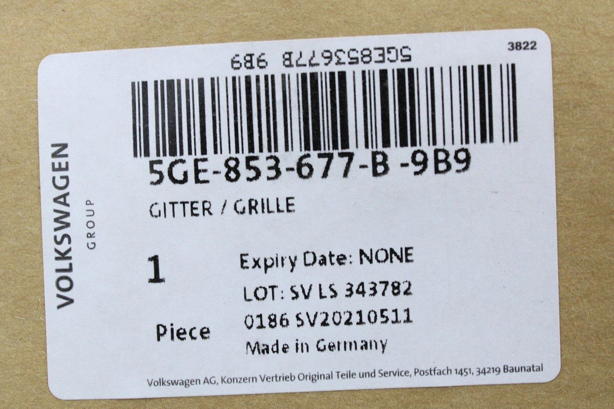 VW Golf GTE MK7.5 17-20 centre lower front bumper grille 5GE853677B 9B9
