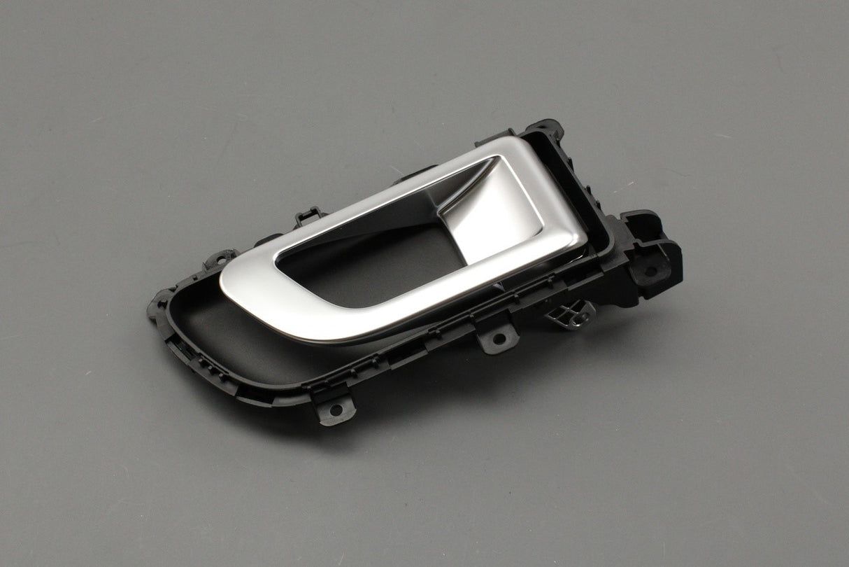 Land Rover Discovery Sport 2015-on door handle (rear right) LR059559