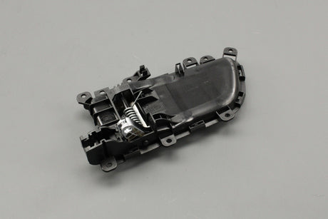 Land Rover Discovery Sport 2015-on door handle (rear right) LR059559