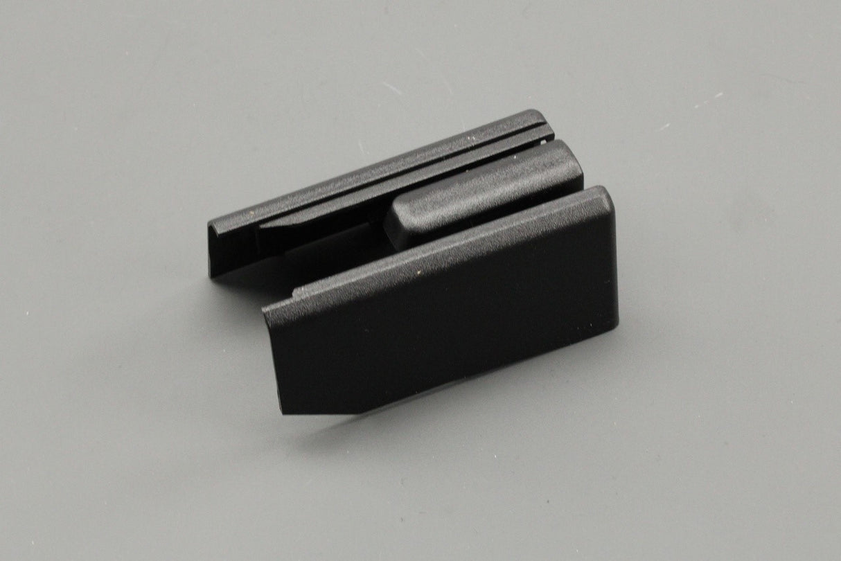 Land Rover Discovery 5 2017-on rear seat rail cap (front right) LR080752