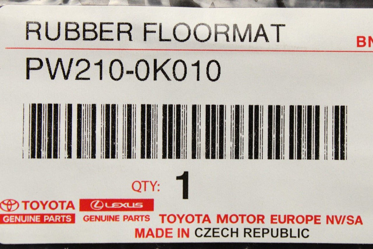 Toyota Hilux rubber floor mats set PW210-0K010