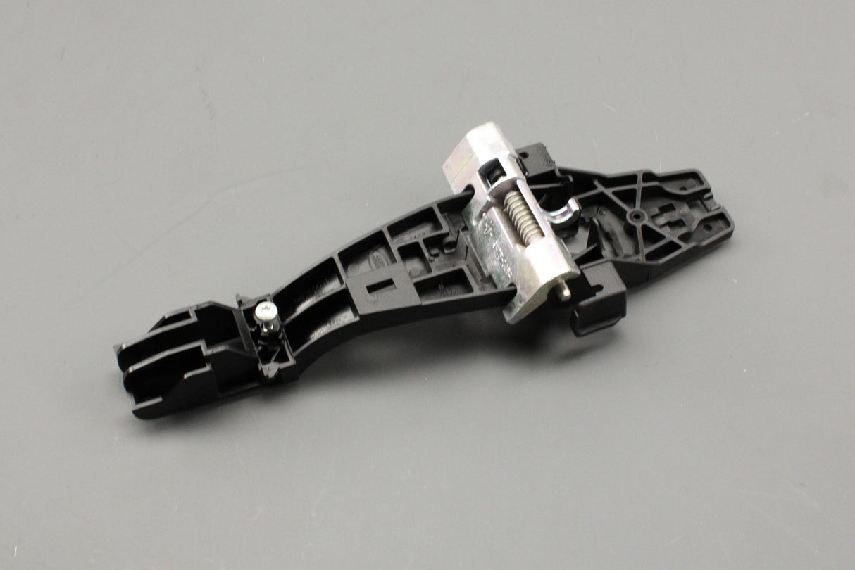 Land Rover Discovery 4 door handle reinforcement (rear right) LR018297