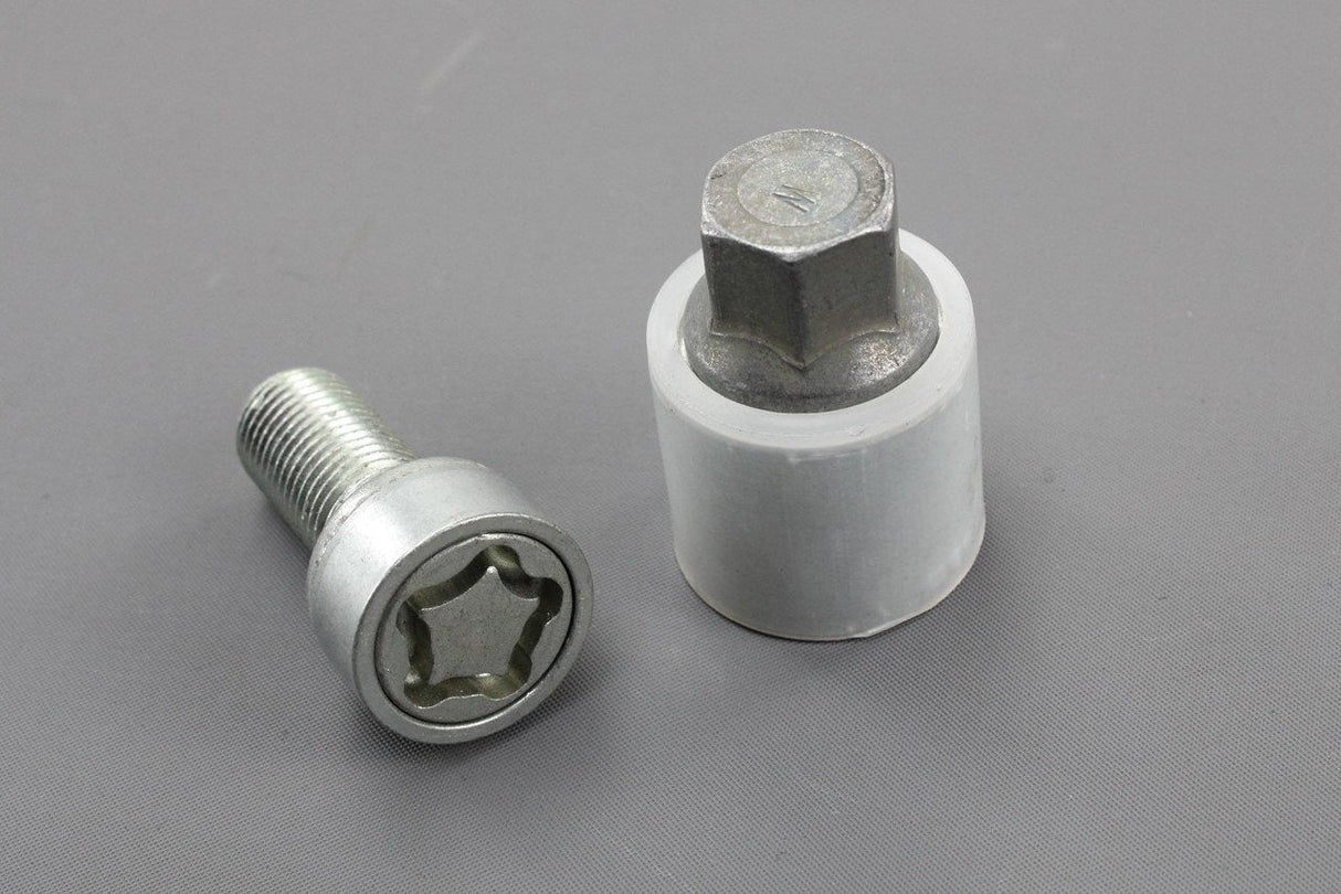 Audi A1 A3 A4 A5 A6 locking wheel nut with key code W 4F0698139C 819
