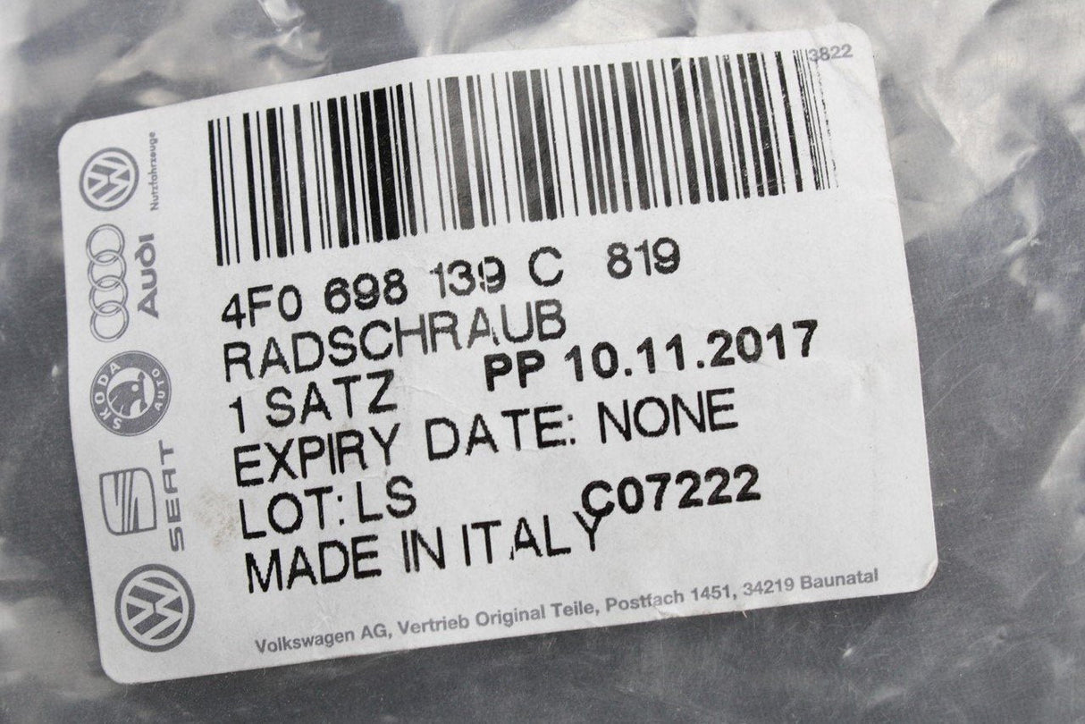 Audi A1 A3 A4 A5 A6 locking wheel nut with key code W 4F0698139C 819