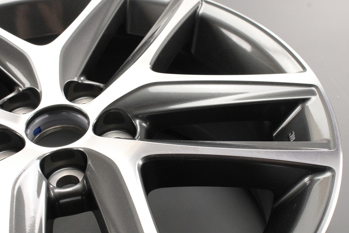 Lexus CT200H 2010-on alloy wheel (17"x7) 42611-76200