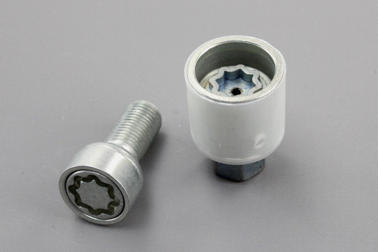 Audi A1 A3 A4 A5 A6 locking wheel nut with key code R 4F0698139C 815