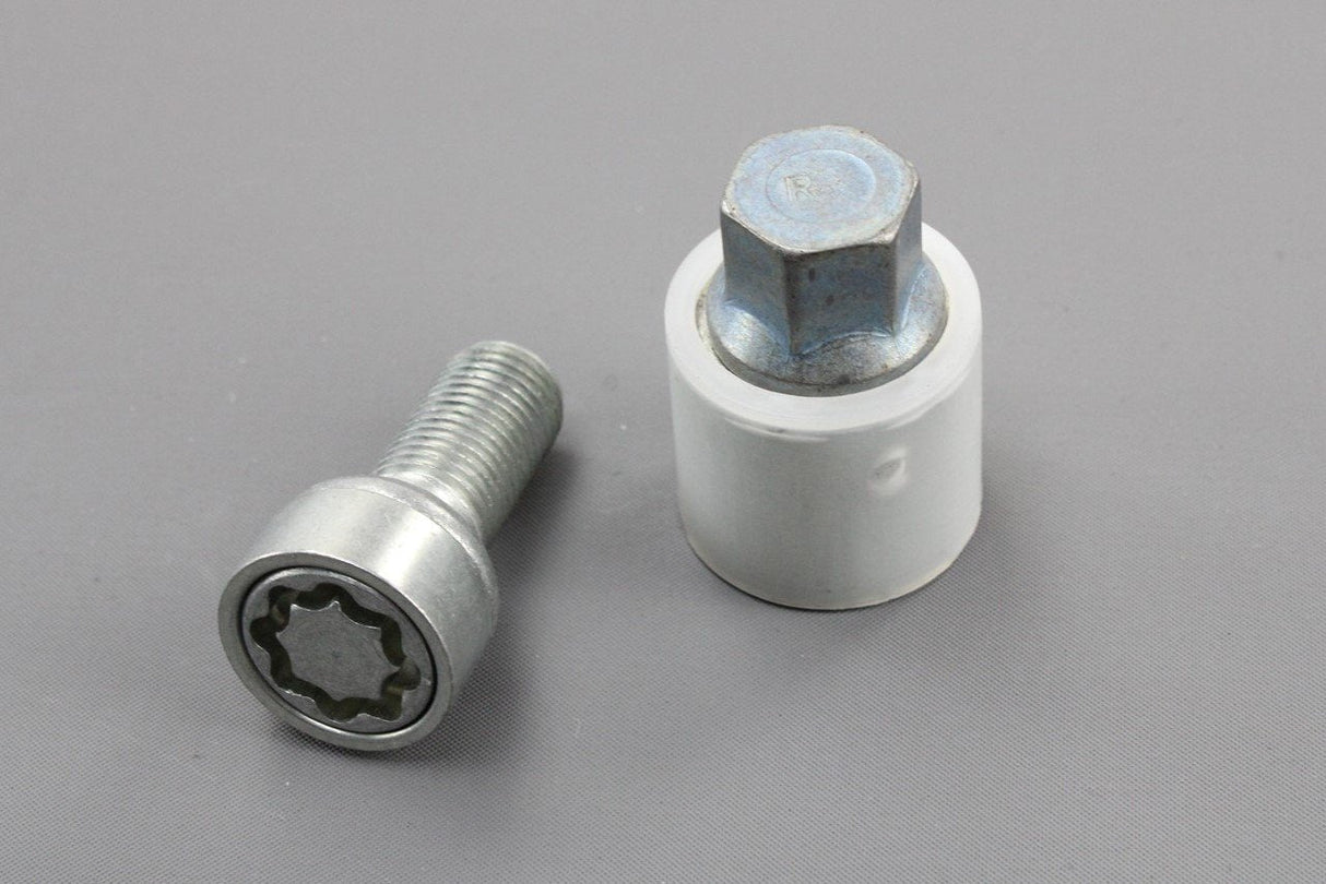 Audi A1 A3 A4 A5 A6 locking wheel nut with key code R 4F0698139C 815