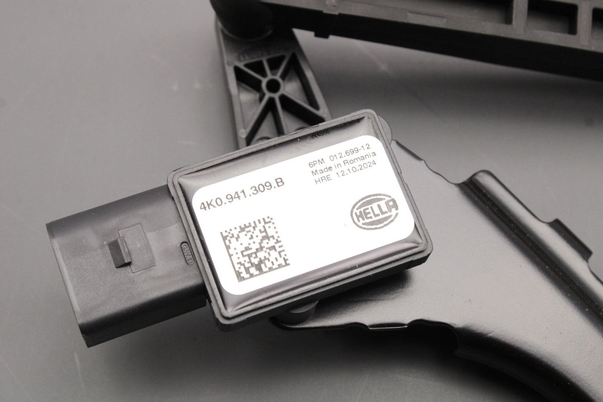 Audi A6 RS6 A7 RS7 rear suspension height level sensor (left) 4K0941309B