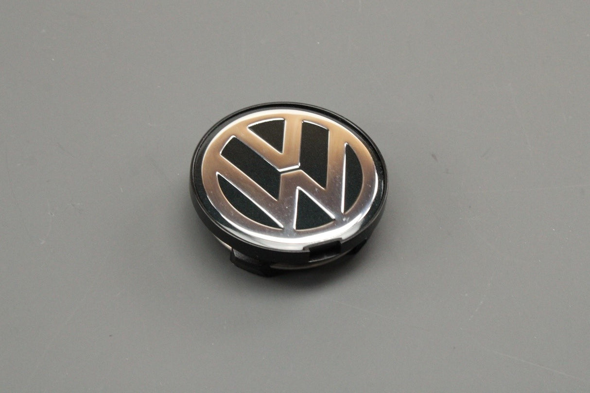 VW Transporter T4 Passat Sharan alloy wheel centre cap 7D0601165 BXF