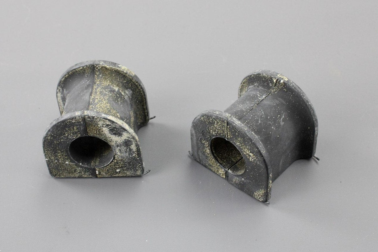 VW Amarok 2013-22 front anti-roll bar rubber bushes x2 (pair) 2H0411313D