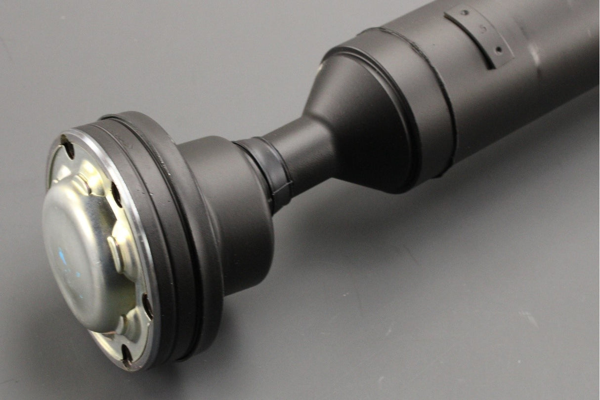 Range Rover Velar 2017-on drive shaft (rear) LR141515