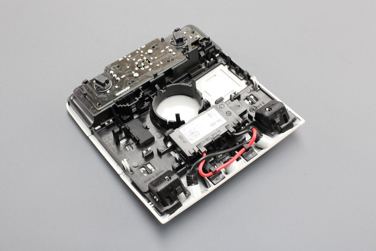 Skoda Octavia 2013-on interior and reading light 5E0947105B AQD