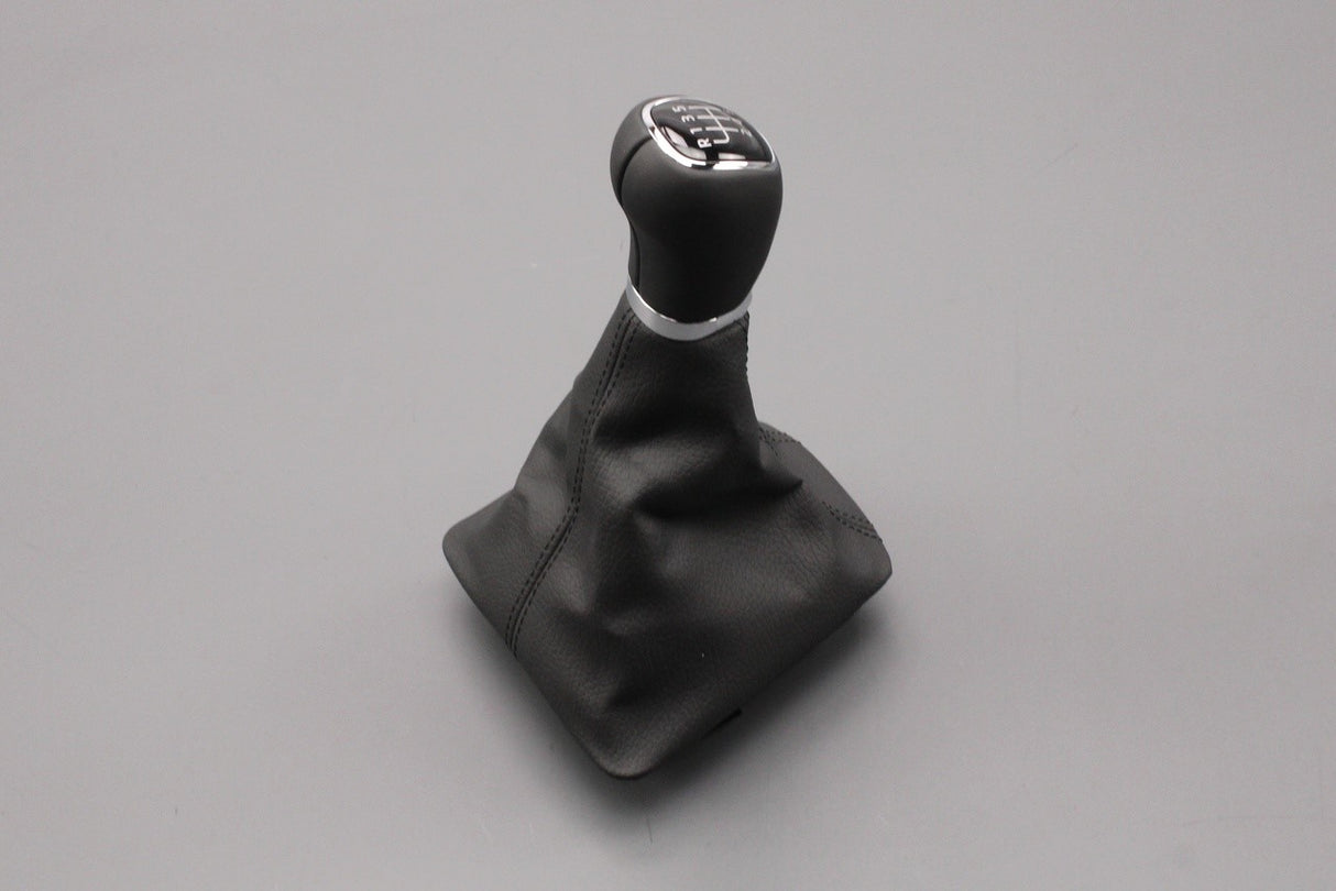 Skoda Octavia 20-on manual gearstick knob with gaiter 5E8711113D WZI