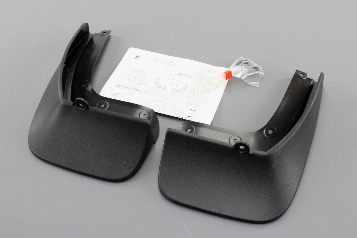 VW Golf MK7 Estate 2014-17 Rear mud flaps pair accessory 5G9075101